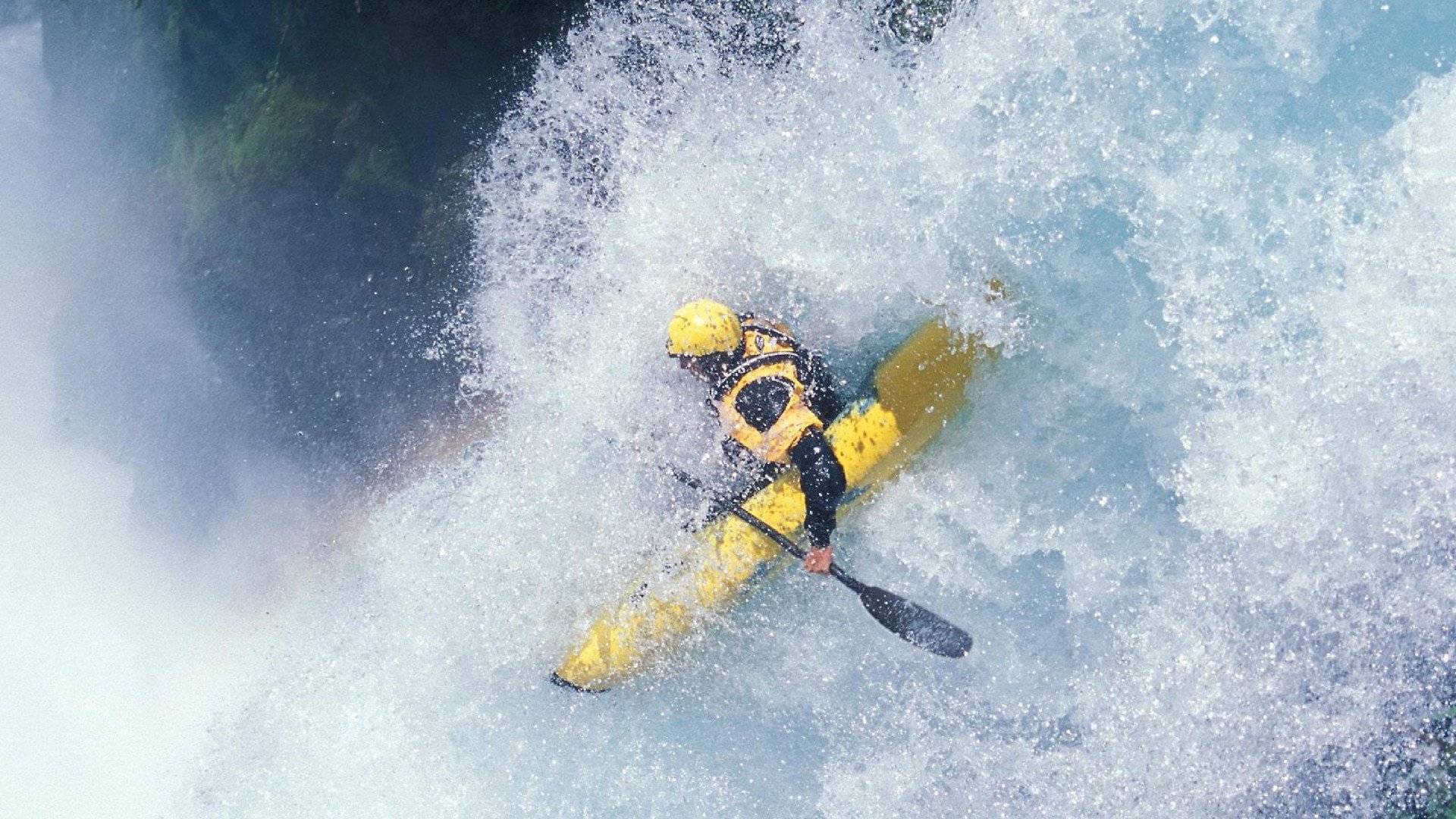 “钢铁男孩：少年足球运动员崭露头角”，刚铁男孩